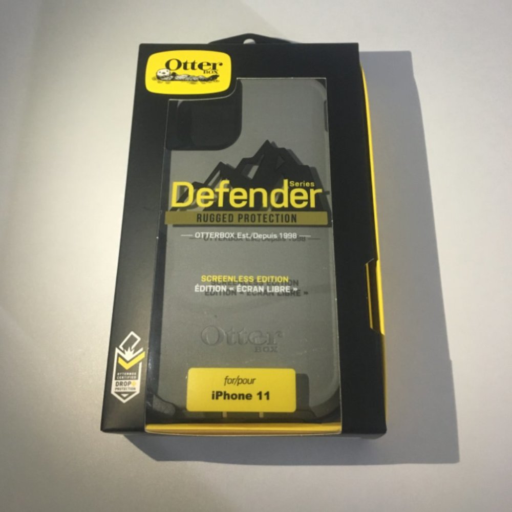 OTTERBOX Defender Series Case With Belt Clip For iPhone 11 Gray